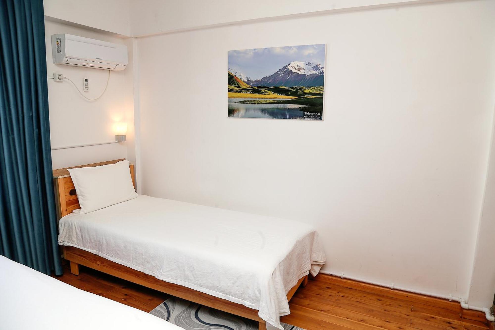 Hotel Good Night Jalal-Abad ภายนอก รูปภาพ