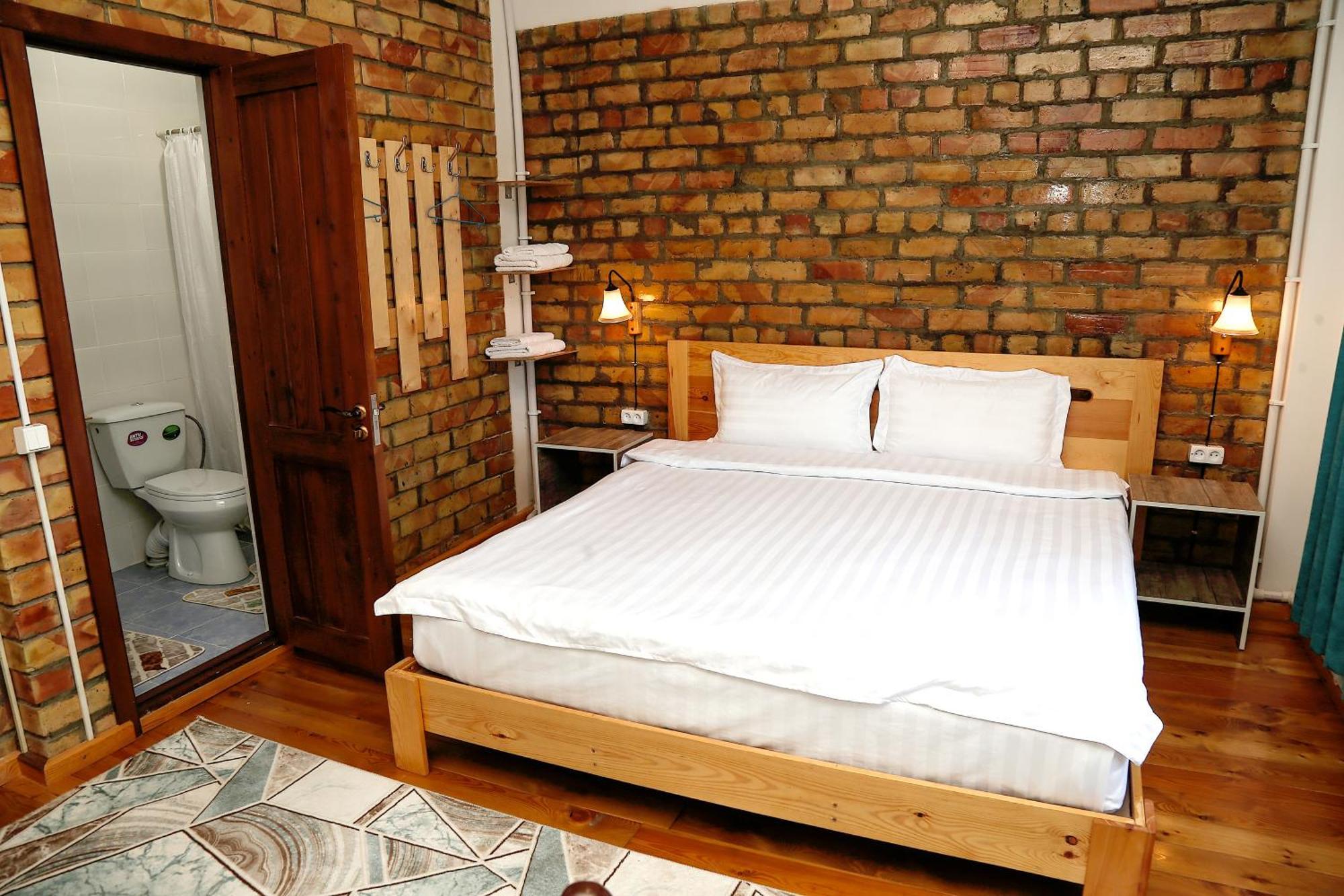 Hotel Good Night Jalal-Abad ภายนอก รูปภาพ