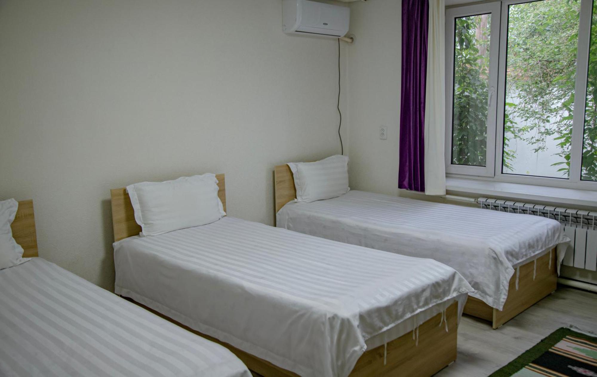 Hotel Good Night Jalal-Abad ภายนอก รูปภาพ