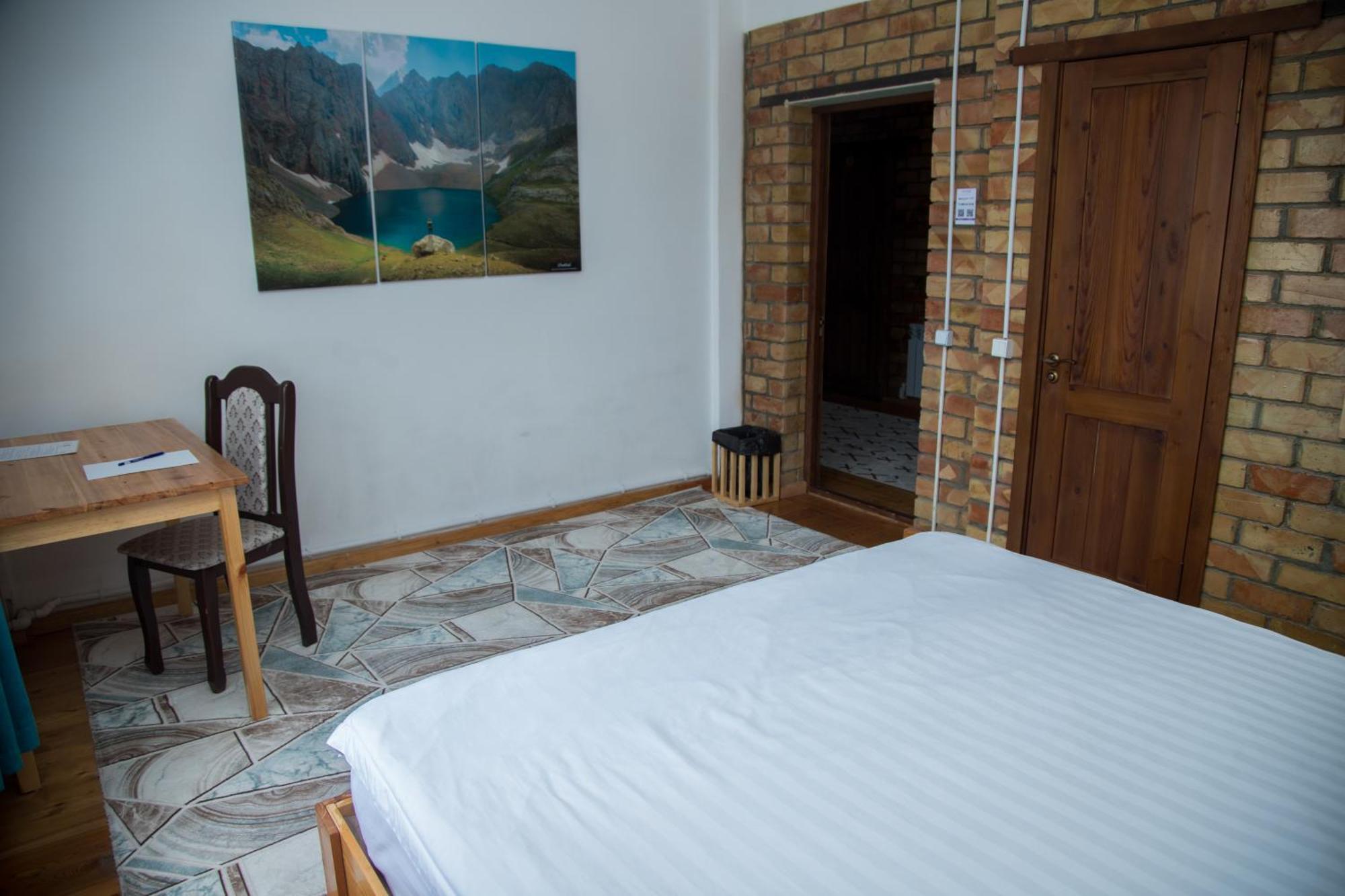 Hotel Good Night Jalal-Abad ภายนอก รูปภาพ