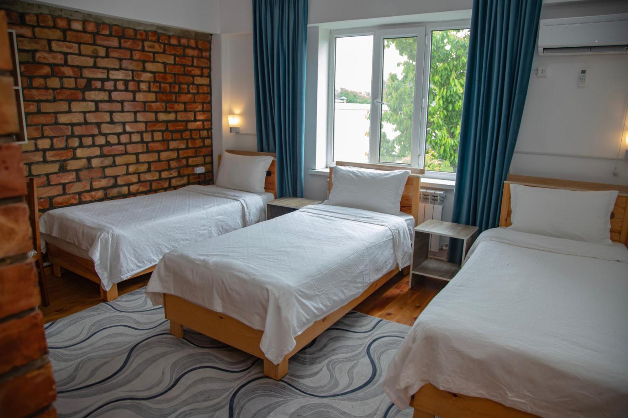Hotel Good Night Jalal-Abad ภายนอก รูปภาพ